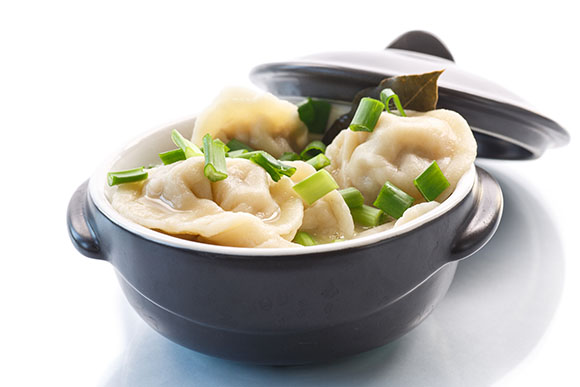 〆まで楽しめる。野菜と餃子のみで仕上げる【餃子鍋】